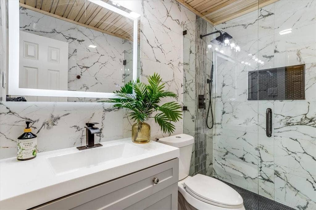 2100 Antibes Drive, Carrollton, TX 75006 2100 Antibes Drive, Carrollton, TX 75006