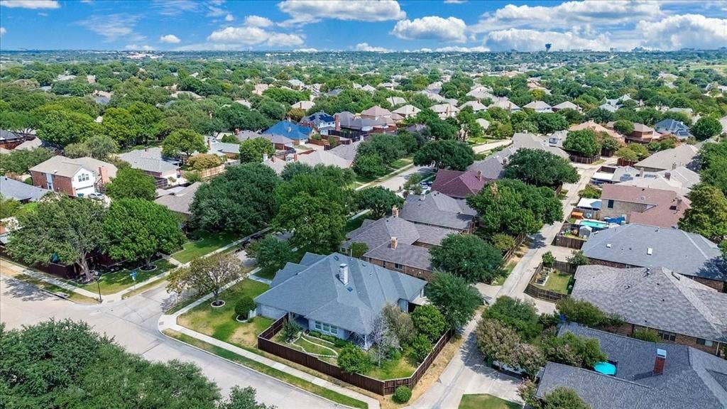 2100 Antibes Drive, Carrollton, TX 75006 2100 Antibes Drive, Carrollton, TX 75006