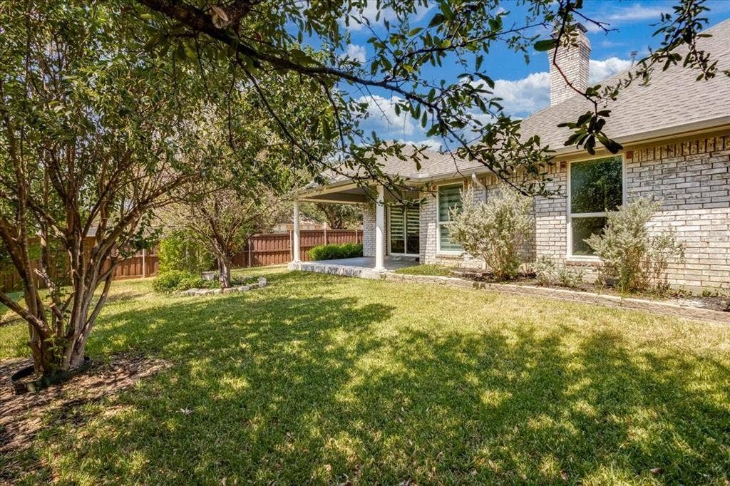 2100 Antibes Drive, Carrollton, TX 75006 2100 Antibes Drive, Carrollton, TX 75006