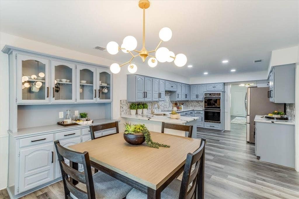 2100 Antibes Drive, Carrollton, TX 75006 2100 Antibes Drive, Carrollton, TX 75006