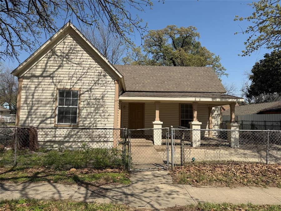 Property photo for 1402 N Commerce Street, Fort Worth, TX