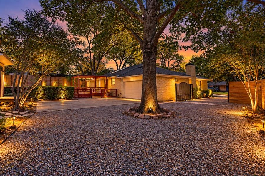 Property photo for 10035 Woodgrove Drive, Dallas, TX