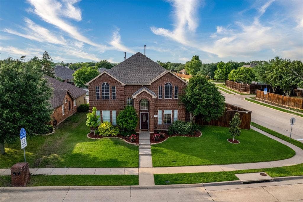 5800 Pine Ridge Boulevard, McKinney, TX 75070 A corner lot with plenty of space.