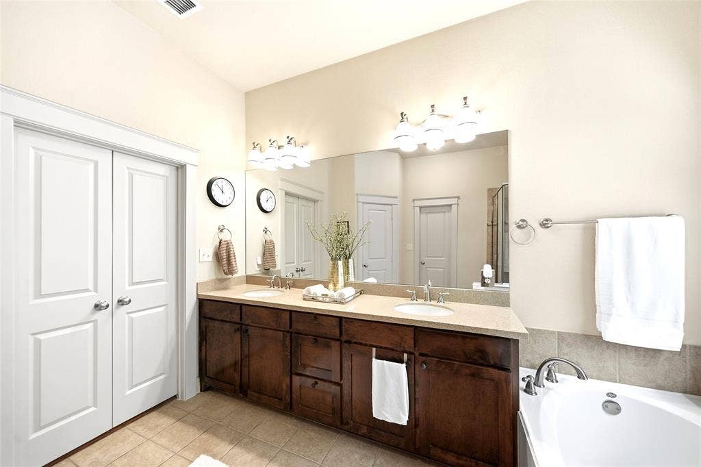 7205 Darrow Drive, McKinney, TX 75071 7205 Darrow Drive, McKinney, TX 75071