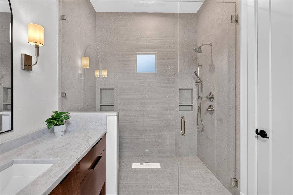 7607 Lakeside Lane, Tyler, TX 75703 7607 Lakeside Lane, Tyler, TX 75703