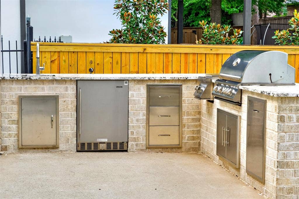 7607 Lakeside Lane, Tyler, TX 75703 7607 Lakeside Lane, Tyler, TX 75703