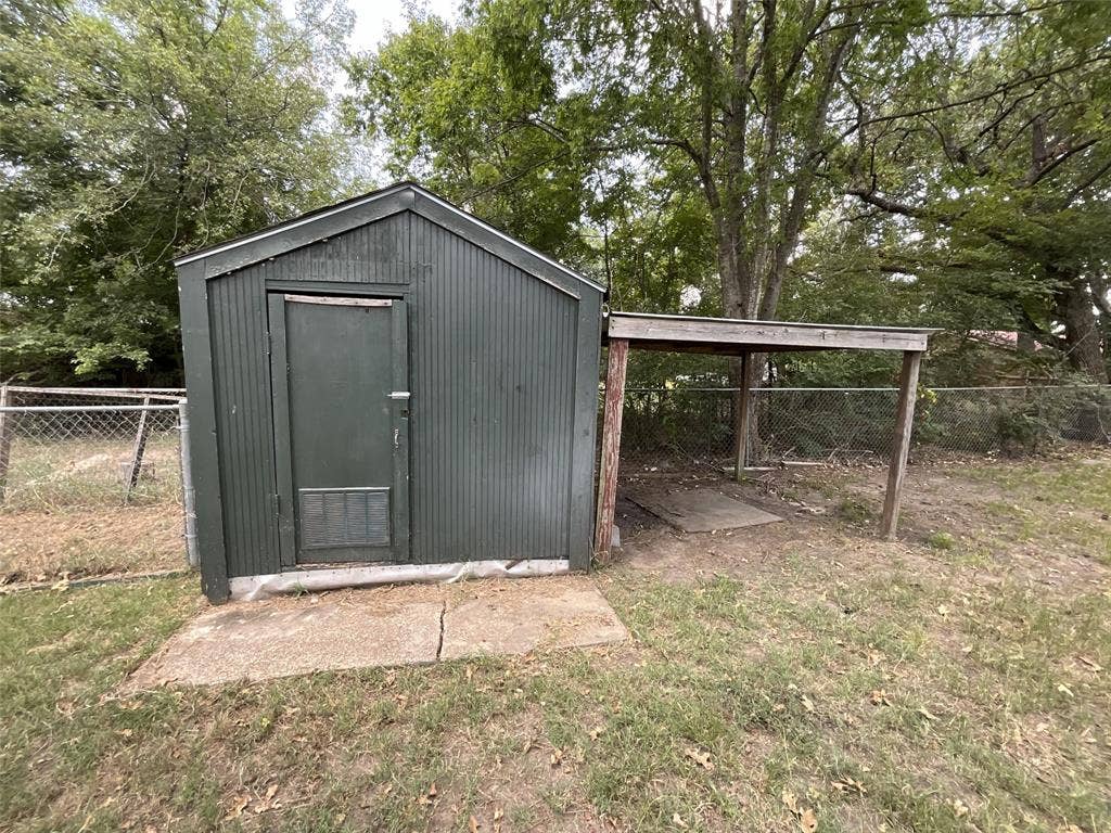 608 N Cedar Street, Malakoff, TX 75148 608 N Cedar Street, Malakoff, TX 75148