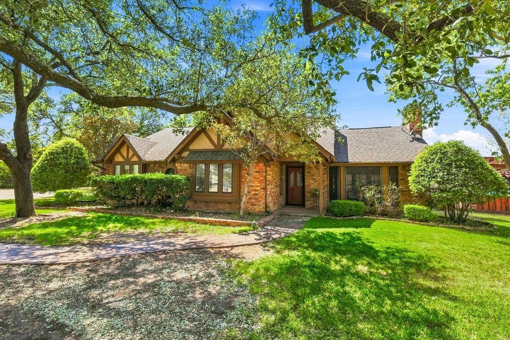 11513 Ridgeview Circle, Fort Worth, TX 76244