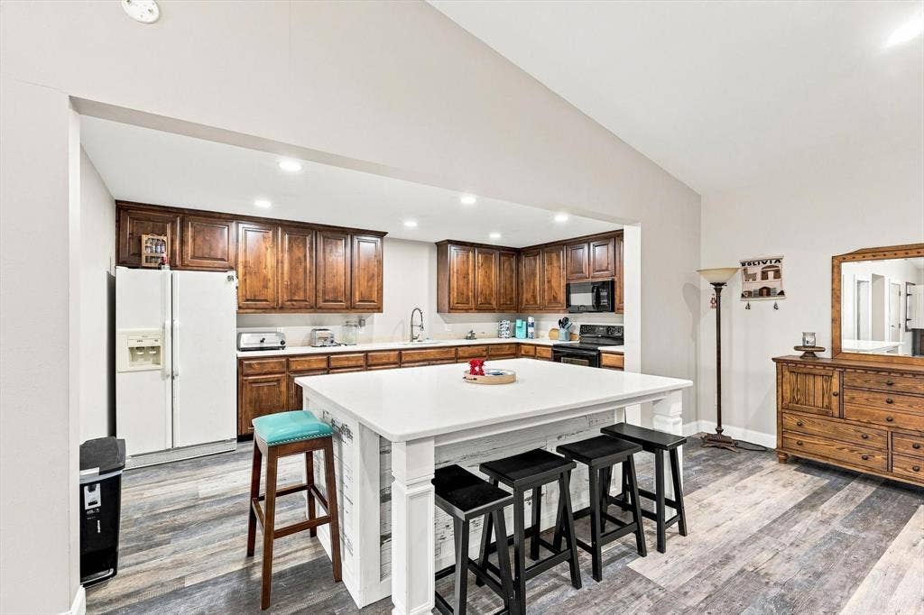 11513 Ridgeview Circle, Fort Worth, TX 76244