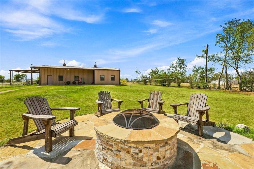 11513 Ridgeview Circle, Fort Worth, TX 76244