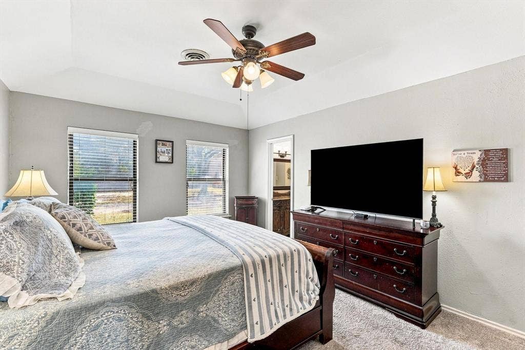 11513 Ridgeview Circle, Fort Worth, TX 76244