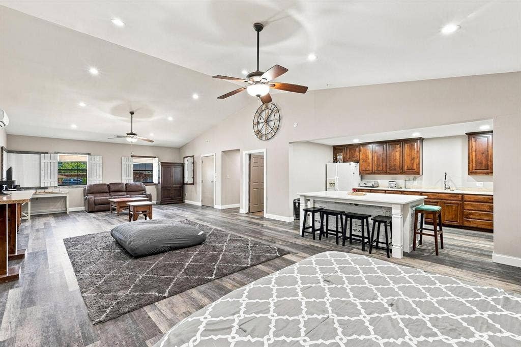 11513 Ridgeview Circle, Fort Worth, TX 76244