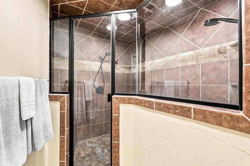 11513 Ridgeview Circle, Fort Worth, TX 76244