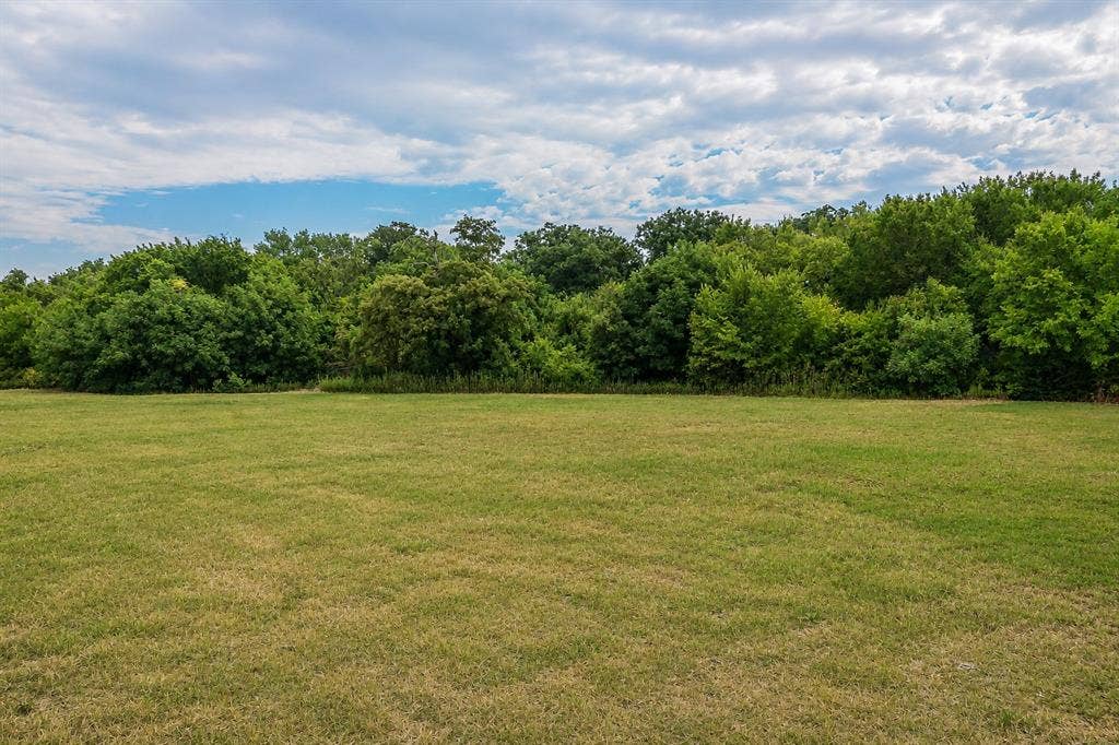 525 Westpark Way, Euless, TX 76040 525 Westpark Way, Euless, TX 76040