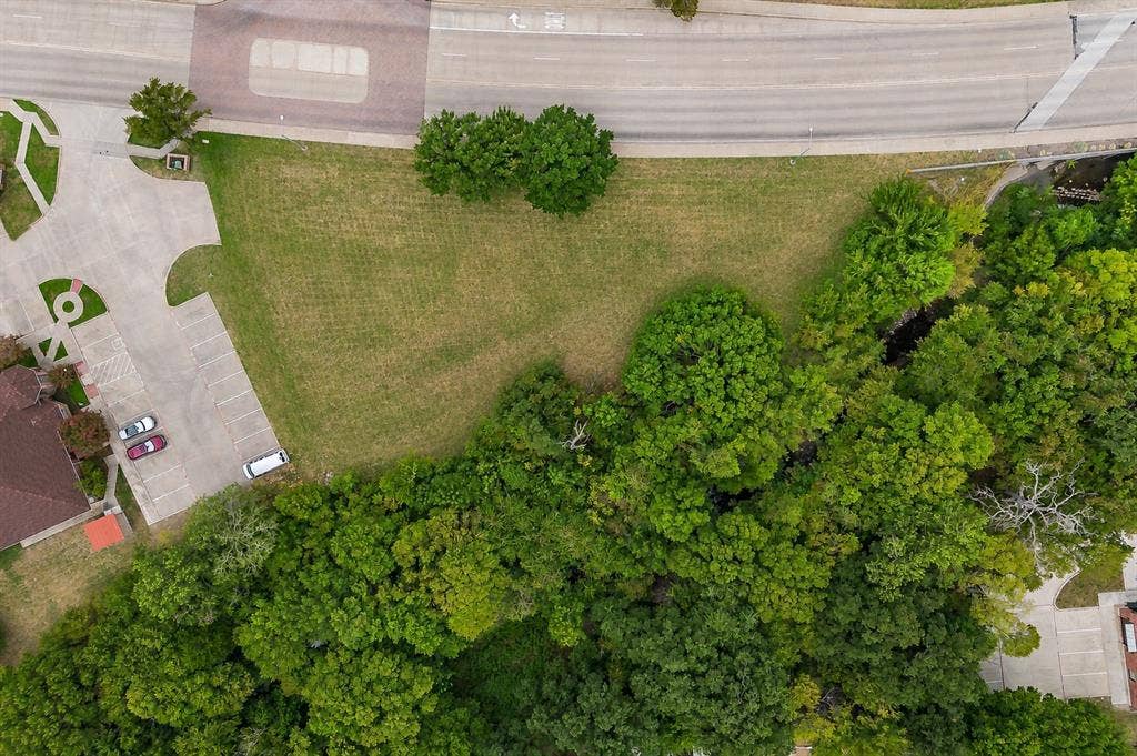 525 Westpark Way, Euless, TX 76040 525 Westpark Way, Euless, TX 76040