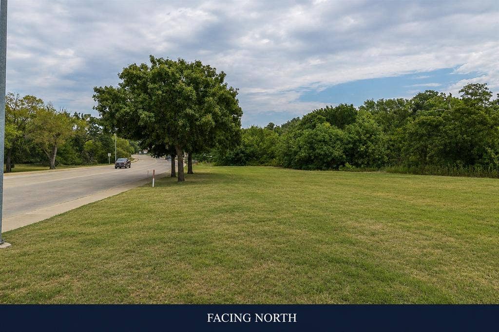 525 Westpark Way, Euless, TX 76040 525 Westpark Way, Euless, TX 76040