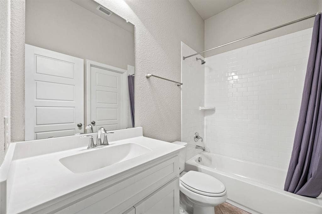 3857 Mashpee Street, Frisco, TX 75034 3857 Mashpee Street, Frisco, TX 75034