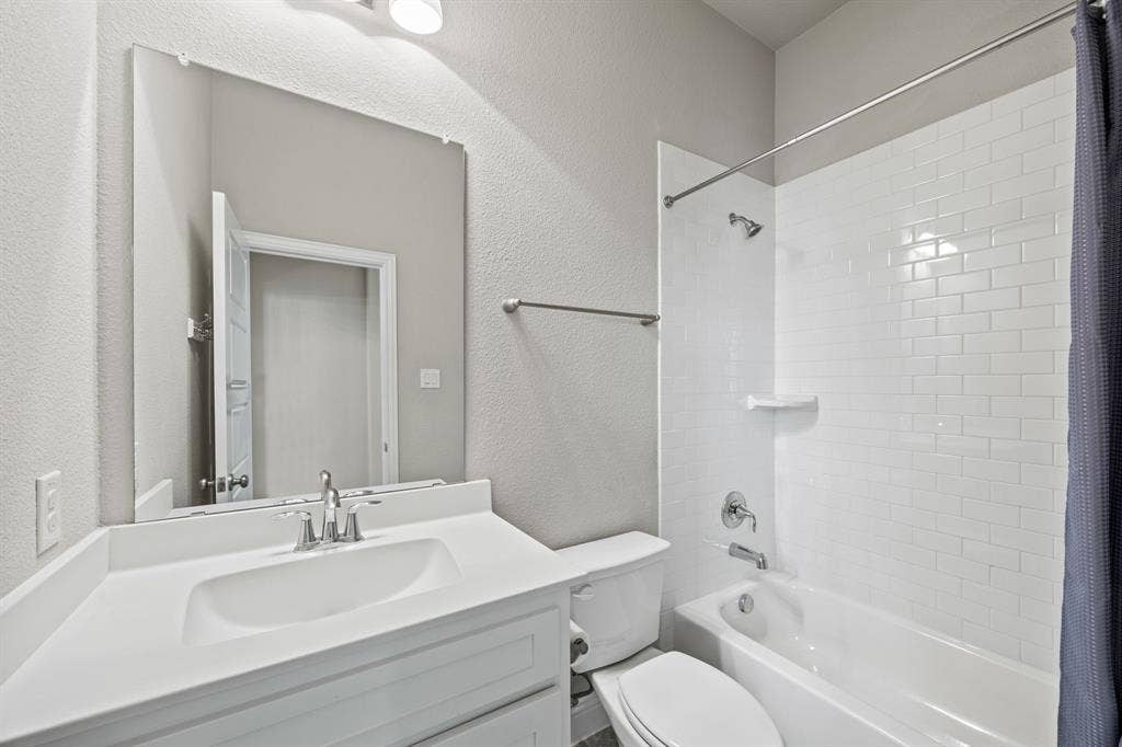 3857 Mashpee Street, Frisco, TX 75034 3857 Mashpee Street, Frisco, TX 75034