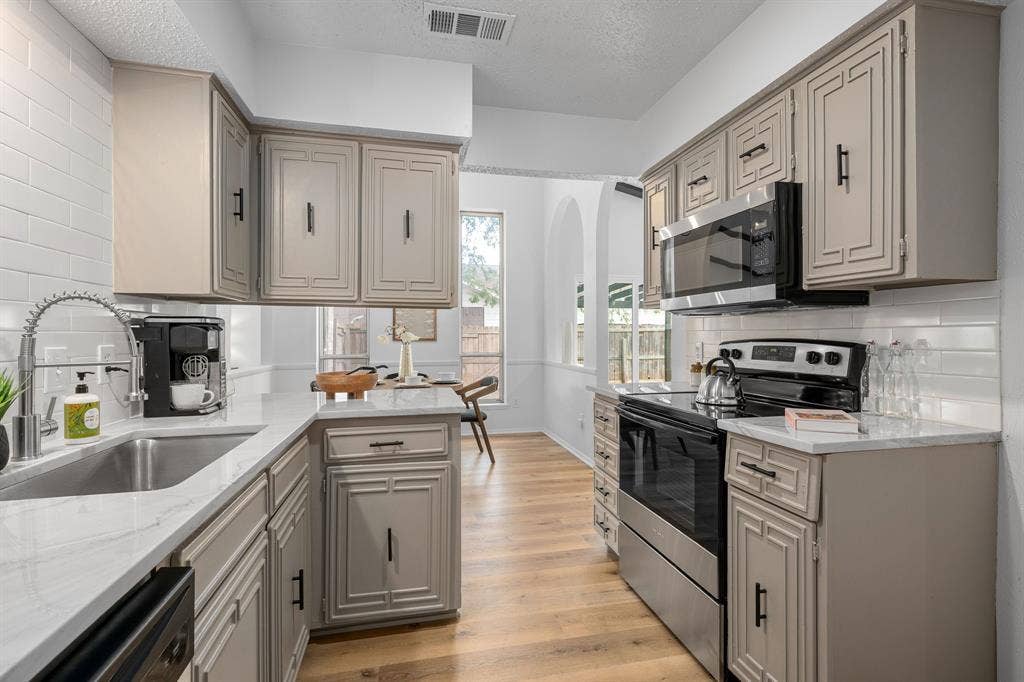 3022 Blueridge Lane, Garland, TX 75042 3022 Blueridge Lane, Garland, TX 75042