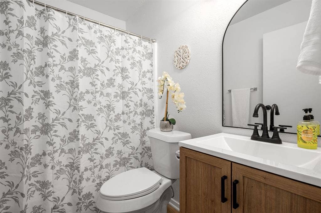 3022 Blueridge Lane, Garland, TX 75042 3022 Blueridge Lane, Garland, TX 75042