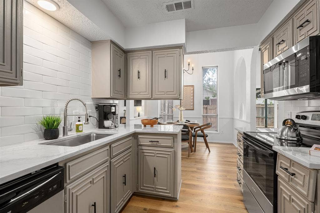 3022 Blueridge Lane, Garland, TX 75042 3022 Blueridge Lane, Garland, TX 75042