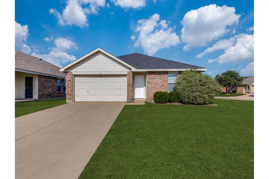 Property photo for 1609 Castle Ridge Road, Fort Worth, TX