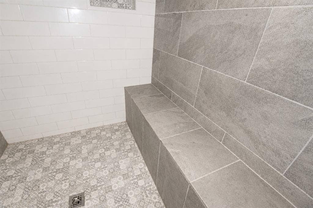 730 Valiant Circle, Garland, TX 75043 SECONDARY BATH