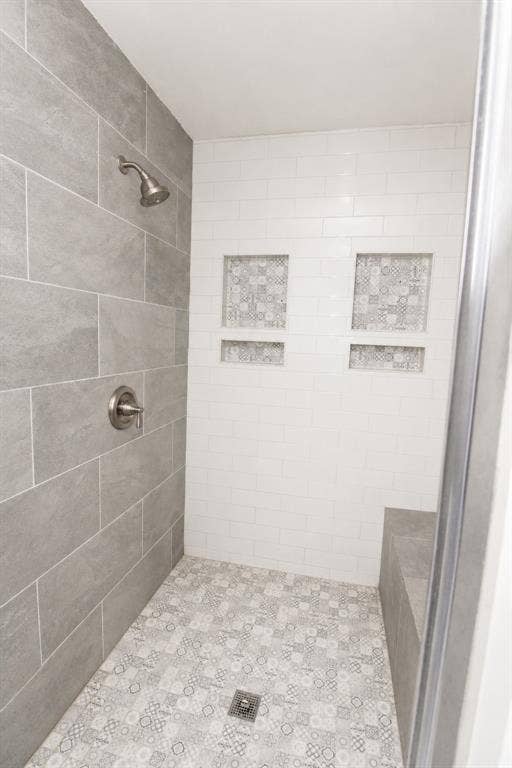 730 Valiant Circle, Garland, TX 75043 SECONDARY BATH
