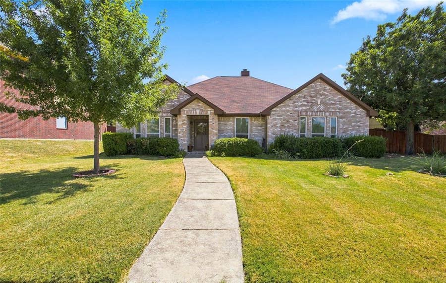 Property photo for 1230 Tralee Lane, Garland, TX