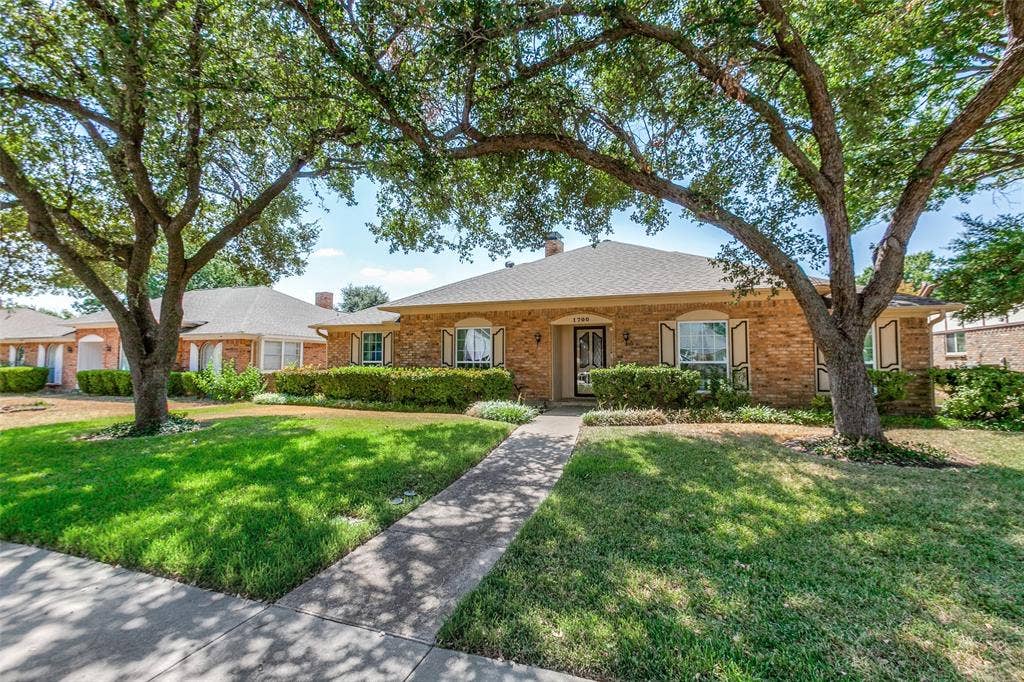 1700 Mayflower Drive, Richardson, TX 75081 Trees!