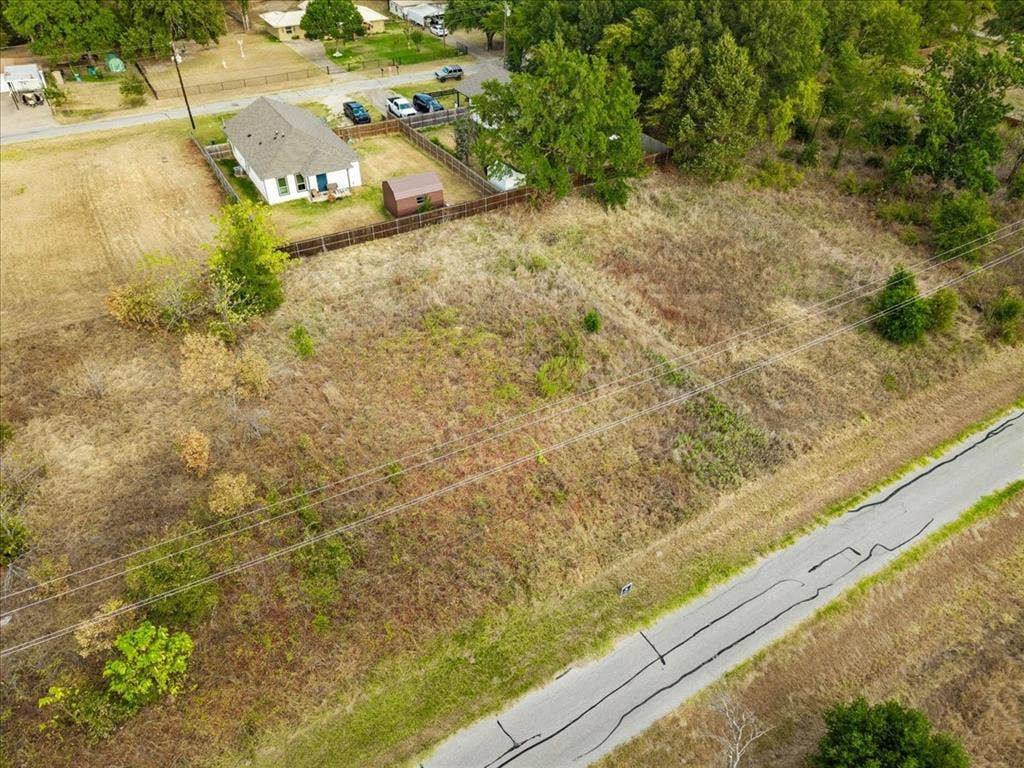 1045 Midway Road, Tool, TX 75143 1045 Midway Road, Tool, TX 75143