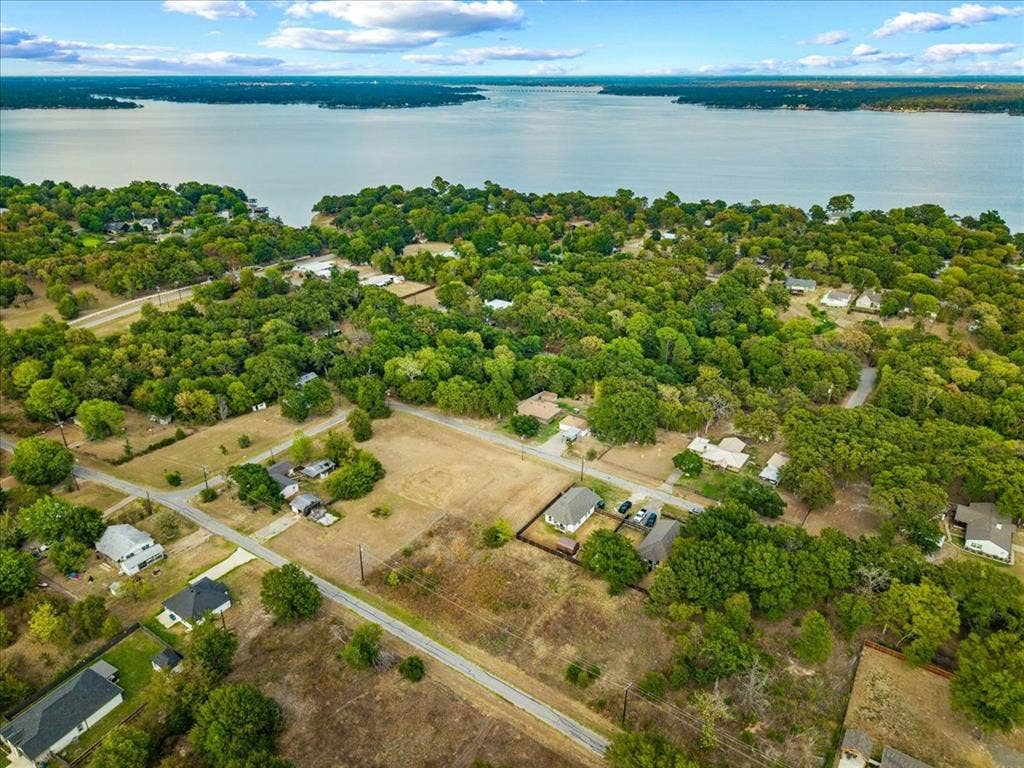 1045 Midway Road, Tool, TX 75143 1045 Midway Road, Tool, TX 75143