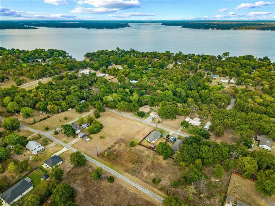 Property photo for 1045 Midway Road, Tool, TX