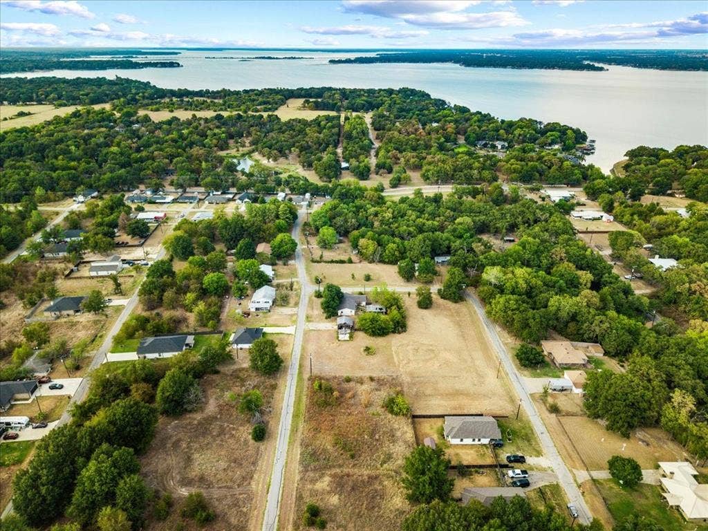 1045 Midway Road, Tool, TX 75143 1045 Midway Road, Tool, TX 75143