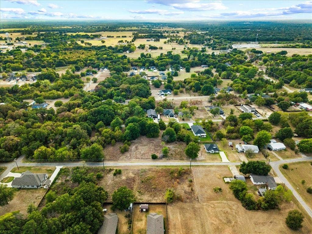 1045 Midway Road, Tool, TX 75143 1045 Midway Road, Tool, TX 75143