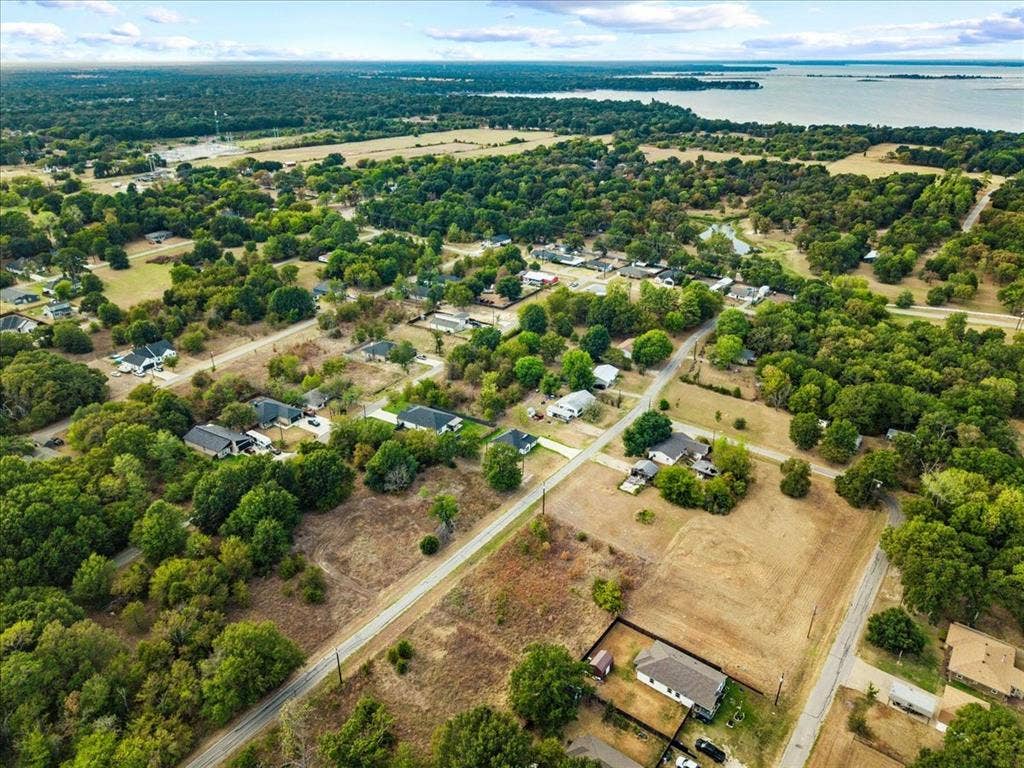 1045 Midway Road, Tool, TX 75143 1045 Midway Road, Tool, TX 75143