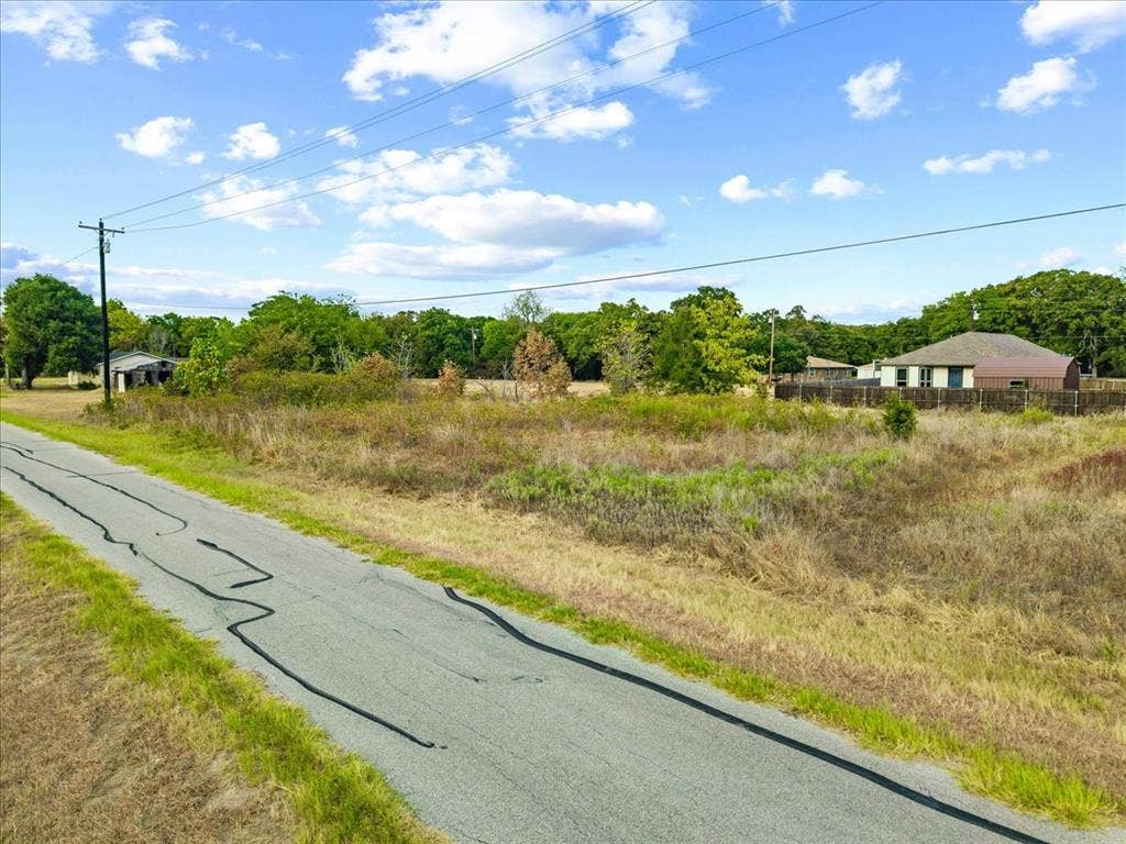 1045 Midway Road, Tool, TX 75143 1045 Midway Road, Tool, TX 75143