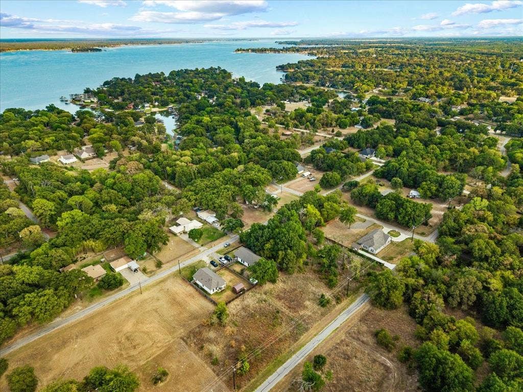 1045 Midway Road, Tool, TX 75143 1045 Midway Road, Tool, TX 75143