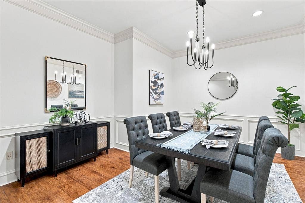 3303 Blackburn Street, #306, Dallas, TX 75204 Crown molding and wainscoting detailing walls