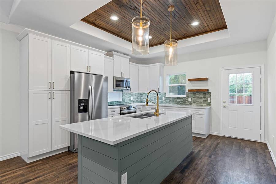 Property photo for 5623 Barkridge Drive, Granbury, TX