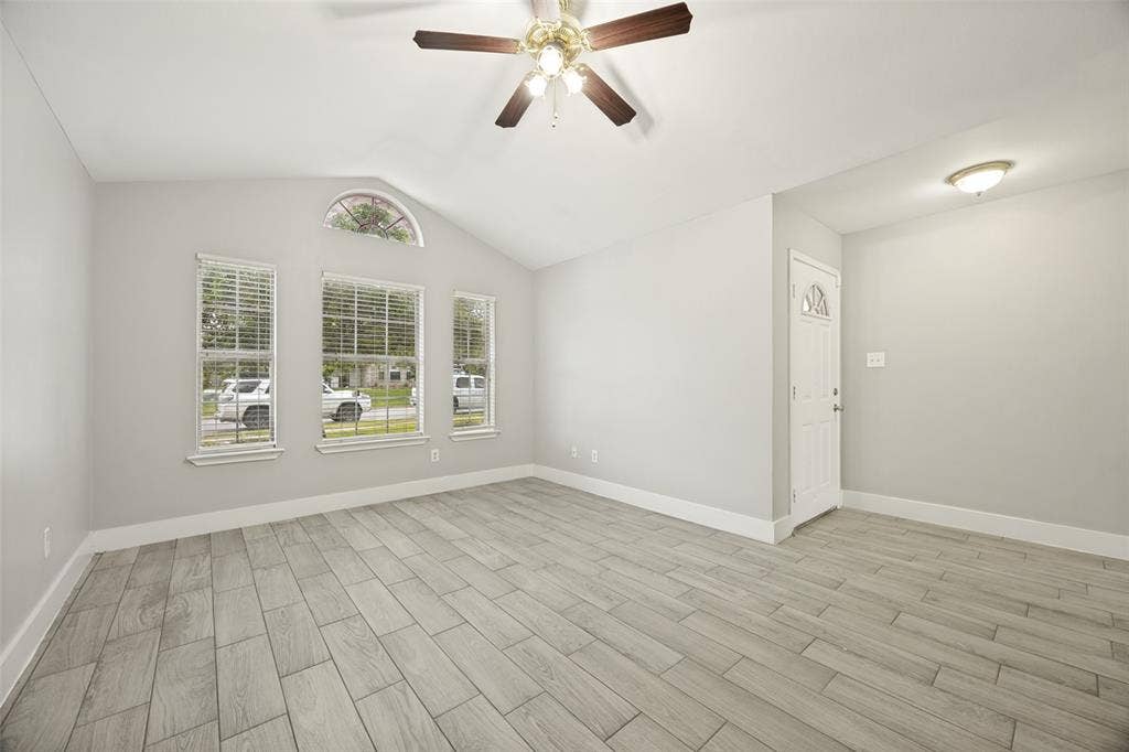 1009 Enlow Circle, Commerce, TX 75428 1009 Enlow Circle, Commerce, TX 75428