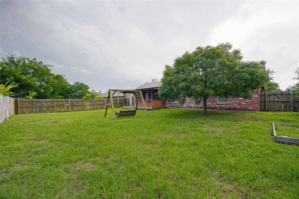 1009 Enlow Circle, Commerce, TX 75428 1009 Enlow Circle, Commerce, TX 75428