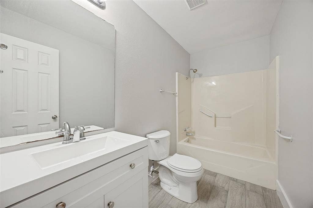 1009 Enlow Circle, Commerce, TX 75428 1009 Enlow Circle, Commerce, TX 75428