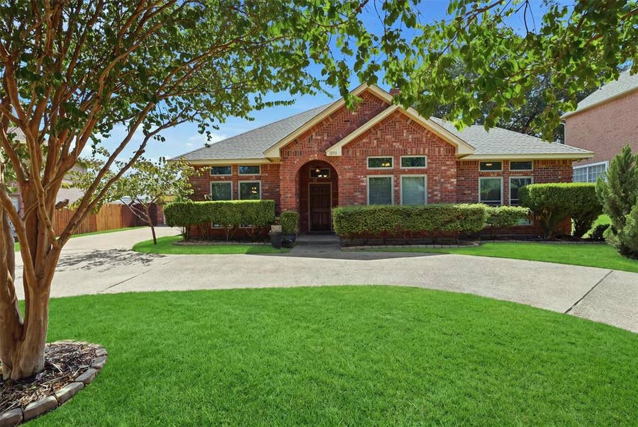 Property photo for 7501 Meadowside Road, Fort Worth, TX