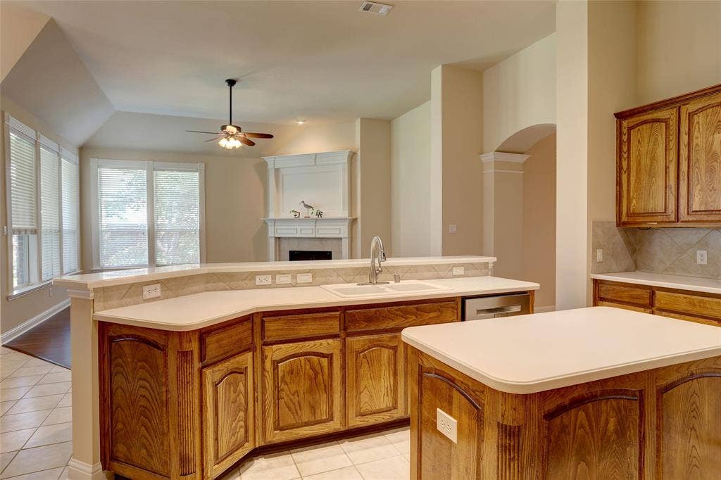 3605 Smoothstone Drive, Plano, TX 75074 3605 Smoothstone Drive, Plano, TX 75074