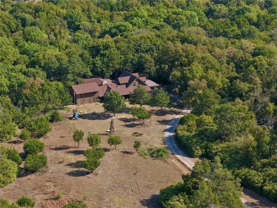 Property photo for 539 N Duncanville Road, Cedar Hill, TX