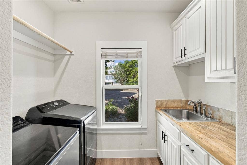 4050 Wisteria Trail, Midlothian, TX 76065 4050 Wisteria Trail, Midlothian, TX 76065