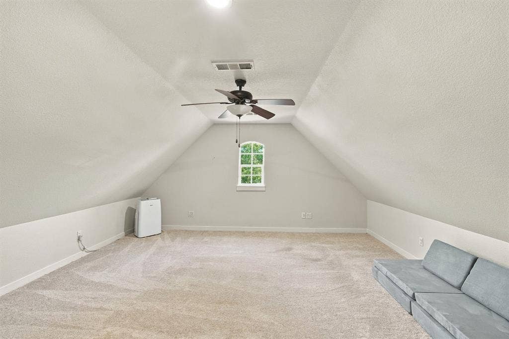 4050 Wisteria Trail, Midlothian, TX 76065 Upstairs bedroom