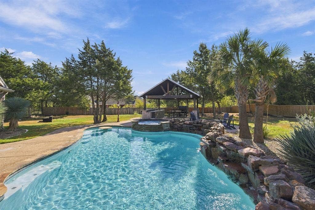 4050 Wisteria Trail, Midlothian, TX 76065 4050 Wisteria Trail, Midlothian, TX 76065