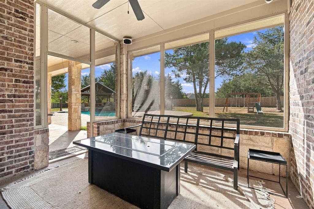 4050 Wisteria Trail, Midlothian, TX 76065 Screened in porch